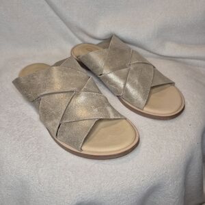 Clarks 'Willow Art' Woven Leather Flat Sandals In Champagne SIZE 8